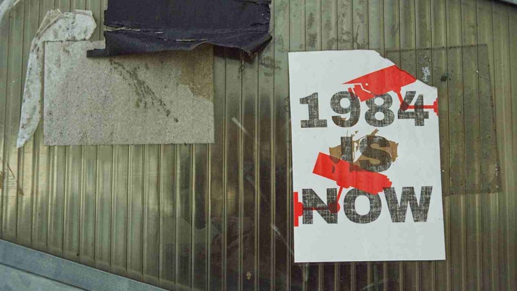 "1984 is now", a reference to George Orwell's novel written on city walls in Gostenhof, Nürnberg, Deutschland