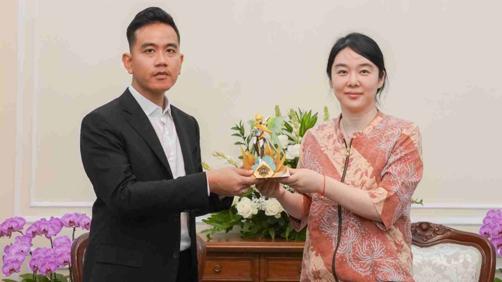 Cherry Xia, Vice President and Head of Publishing and Esports at MOONTON Games, welcomed the Vice President's support for the growth of esports and the gaming industry in Indonesia
