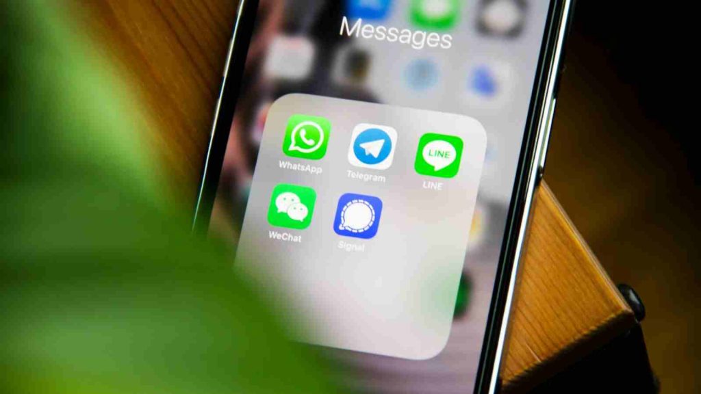 Messaging apps on the mobile phone: Whatsapp, Telegram, Line, WeChat, and Signal
