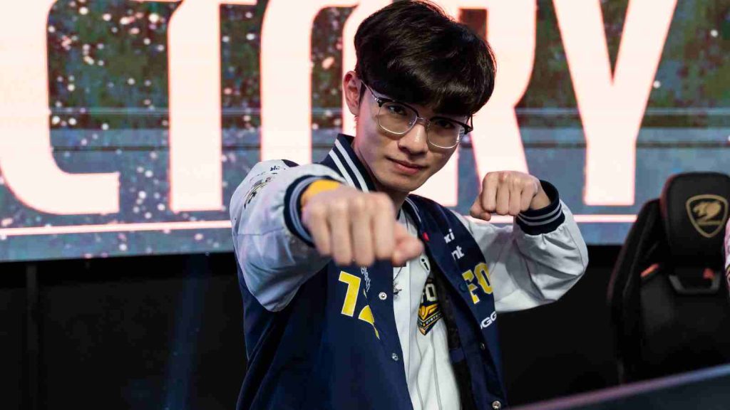 CTBC Flying Oyster's bot laner Doggo giving a fist punch to the camera at LCP 2025 Season Finals
